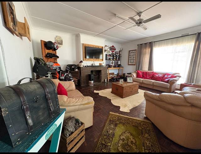 3 BEDROOM HOUSE FOR SALE IN ROTHDENE